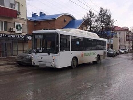 В Уфе женщина пострадала из-за падения в автобусе