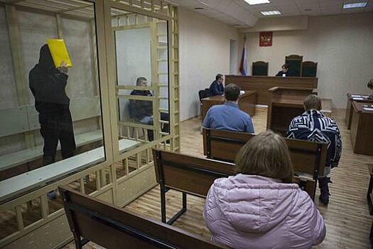 В Калининграде начался суд по делу о драке на парковке, где погиб 56-летний водитель