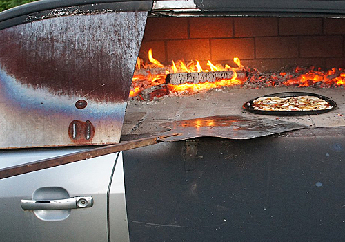 Ford Mondeo превратили в дровяную печь