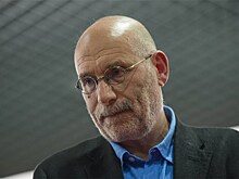 День рождения отмечает один из самых популярных российских писателей Борис Акунин