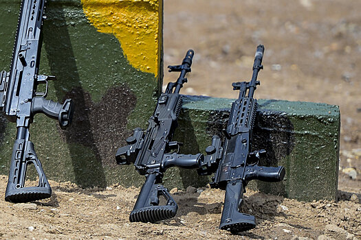 Дуэль автоматов: как АК-12 конкурировал с АЕК-971