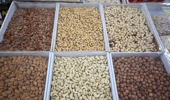 Ученые назвали орех, который может помочь в похудении