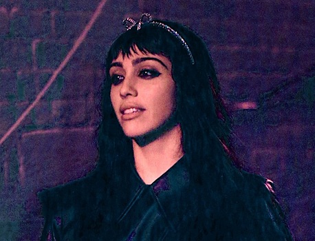 Кожаное микроплатье, мрачный мейкап и дух 1980-х: первые фото дочери Мадонны Лурдес с ее дебютных киносъемок