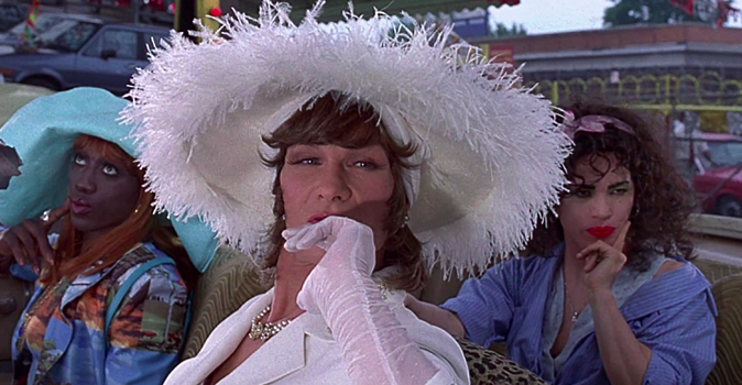 «Сейчас все травести умрут от зависти»: 8 мужчин, которые блистательно сыграли женские роли