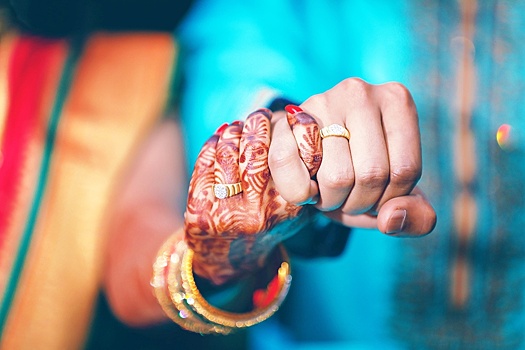 IT: В Индии молодожены умерли от сердечного приступа сразу после свадьбы