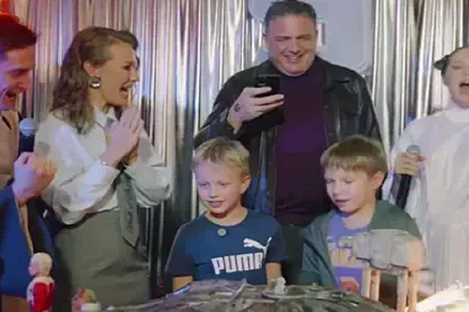 Ксения Собчак отпраздновала 9-летие сына Платона