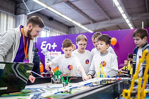 En+ Group начала разработку образовательного курса на базе конструкторов LEGO Education