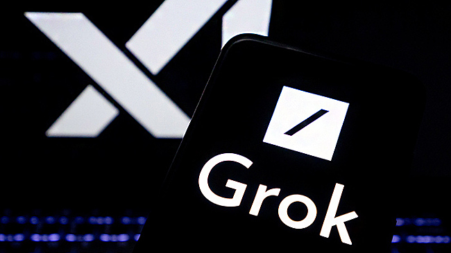 Пользователи Grok используют ее для виртуального раздевания людей на фото