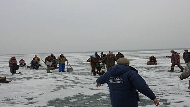 Рыбаков спасли с дрейфующей льдины в Марий Эл