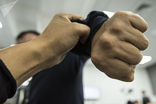 Сотрудники охранного агентства избили мужчин в кафе — когда и где это было