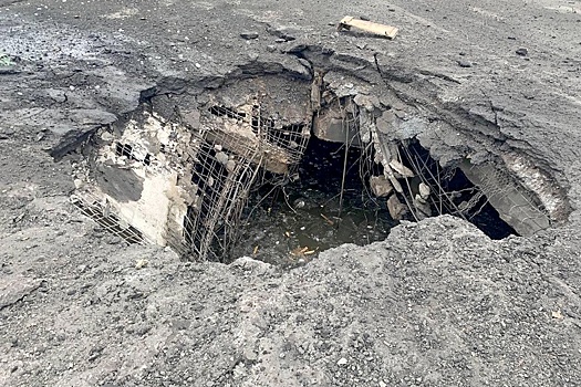 Балицкий: ВСУ сбросили две управляемые авиабомбы на трассу на Ялту в Запорожье