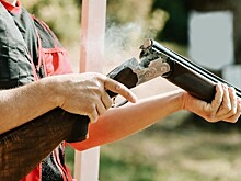 Россиянин выпил 80 таблеток транквилизатора с алкоголем и угрожает убить себя и сына: он уже открыл стрельбу с балкона