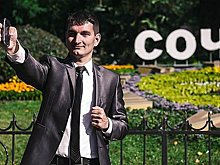 Блогер пропустил суд по своему делу из-за воткнутой в живот ручки
