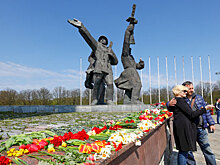 Снос советского памятника грозит Латвии массовыми беспорядками