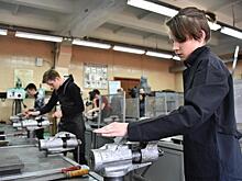 Мастер на все руки. За звание лучшего сразились юные слесари в Вологде
