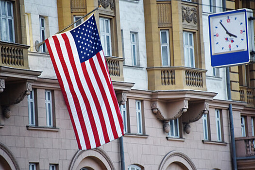 Песков счел "очень хорошей" идею назвать площадь у посольства США в часть защитников Донбасса