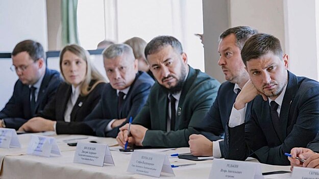 Глава Тюмени Афанасьев учится взаимодействию с иностранными партнёрами в МГИМО