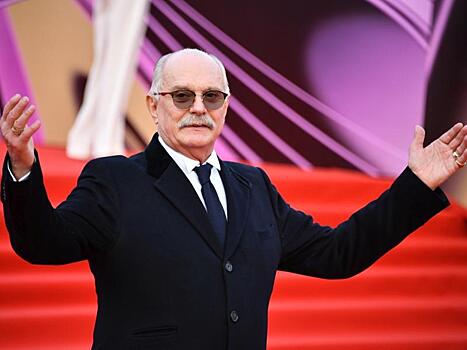 Перестановки в Фонде кино: Михалкова мало не бывает