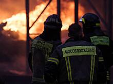 Пожарные ликвидировали открытое горение на складе в Подмосковье