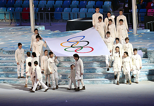 Олимпийский флаг прибыл в Токио