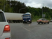 "Дрифтующая" бетономешалка устроила ДТП в Мытищах