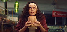 «Зоя» Сергея Шнурова выпустила первый клип – это ода любви к хлебу из «Пятёрочки»