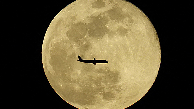 Первый лунный отель ищет постояльцев