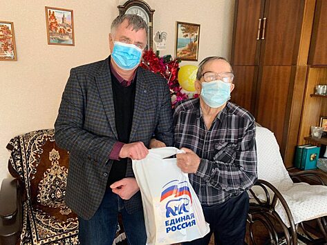 «Единая Россия» провела в Красноярском крае акцию «С Новым годом, ветеран!»