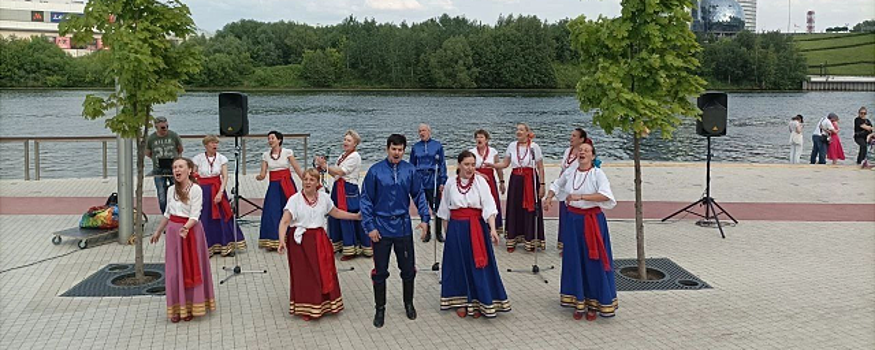 В Павшинской пойме Красногорска прошли концерты проекта «Летний вечер у реки»