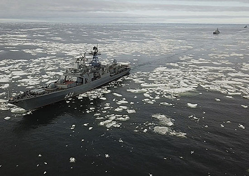 Командный состав Северного флота изучает особенности применения сил и войск флота в Арктике