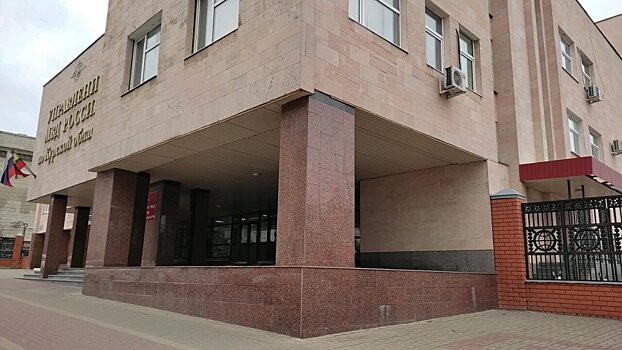 В Курске водителя BMW, ехавшего по тротуару на улице Ленина, оштрафовали