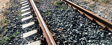 Военнослужащий погиб при падении из движущегося поезда в Саратовской области