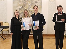 Инна Колыхматова вручила одаренным детям стипендии Администрации Петрозаводска