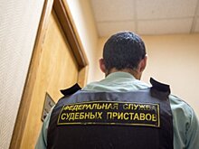 Приставы Петербурга арестовали 21 судно Ленводхоза