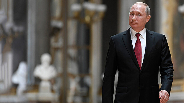 Путин присвоил более 40 генеральских званий