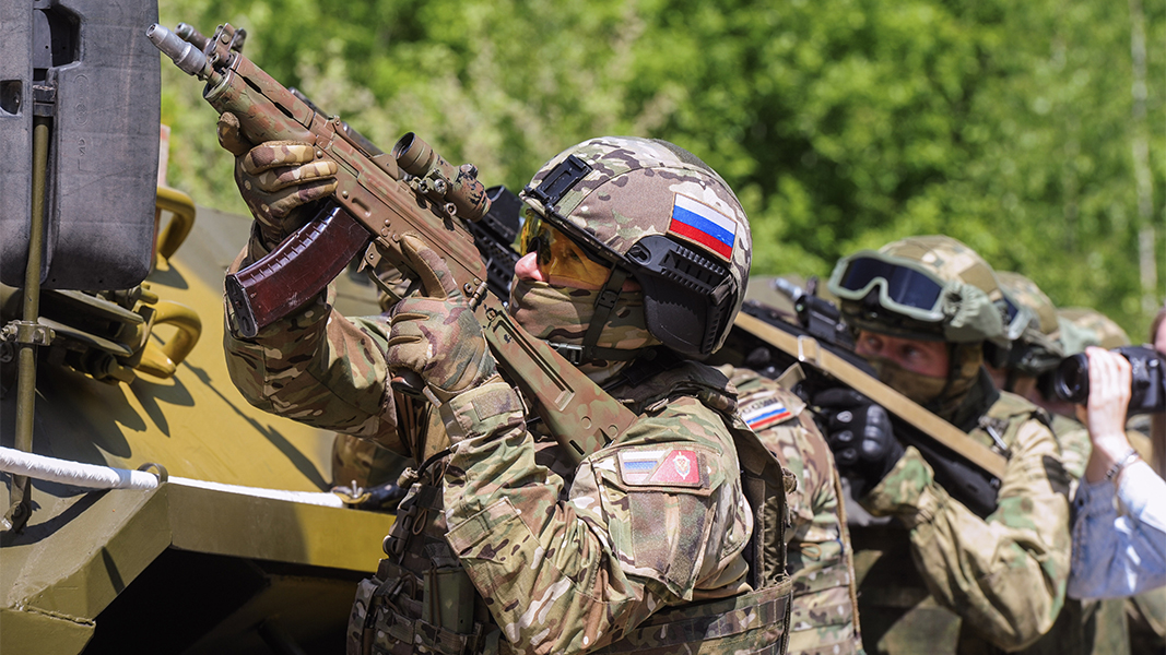 ФСБ опубликовала видео задержания совершивших поджоги к 9 Мая по заданию Украины