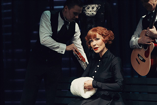 Нонна Гришаева пытается получить звание народной артистки, но отказы ее не расстраивают