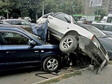 Месиво из авто на ул. Дуси Ковальчук: «восьмерка» сверху