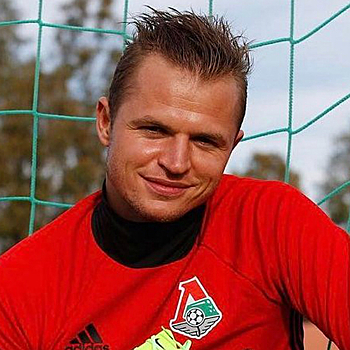 Дмитрий Тарасов назвал себя одним из лучших футболистов в стране, но столкнулся с критикой подписчиков