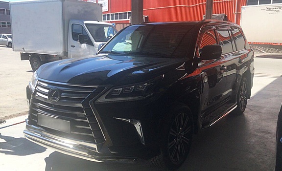 Приставы арестовали у екатеринбуржца новенький Lexus, чтобы выбить копеечный долг