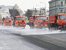 П.Бирюков: Порядка 5,5 тыс. единиц техники принимают участие в первой промывке столичных дорог
