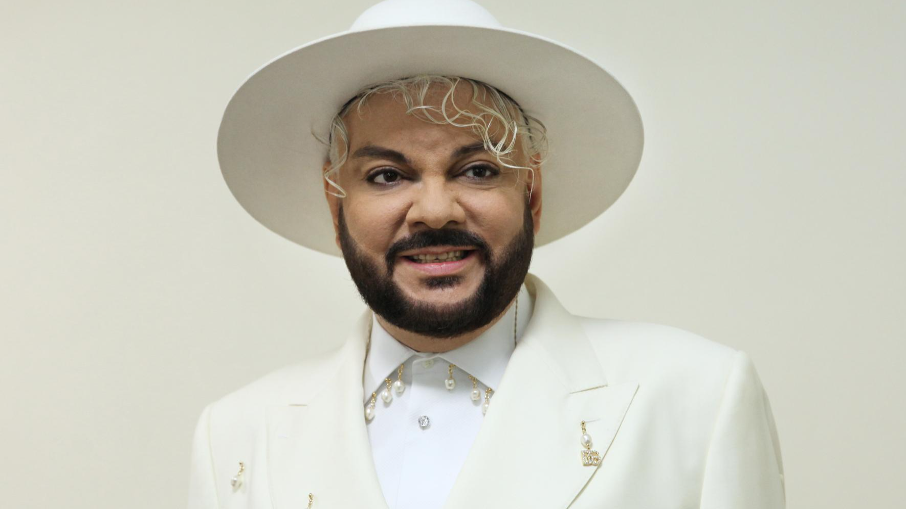 Филипп Киркоров решил перезахоронить скончавшуюся 31 год назад мать в Москве: Хочу, чтобы она была с папой