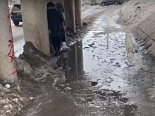 Рязанцы пожаловались на огромную лужу под мостом на Московском шоссе