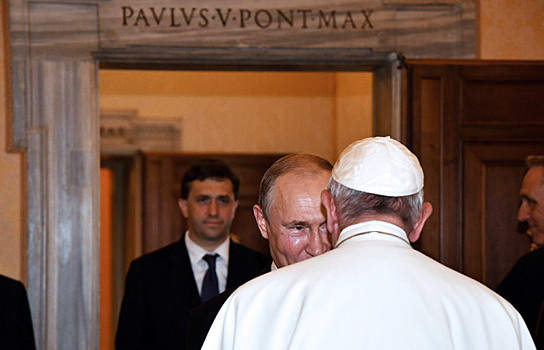 Папа Римский отказался от поездки на Украину ради встречи с Путиным