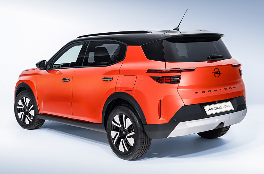 Гибрид обрёл 1,2-литровую бензиновую «турботройку», которую дополняет 48-вольтовый «электродовесок». Суммарная мощность системы, совмещённой с шестидиапазонной преселективной роботизированной коробкой передач, равна 136 лошадиным силам.