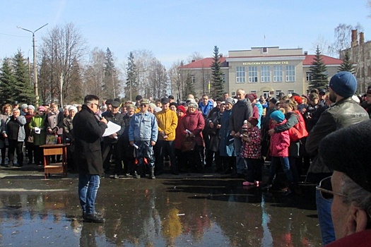 Из Вельска — Путину: горожане, недовольные новым главой, митингуют и требуют отставок