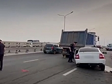 В Волгограде в ДТП с грузовиком получили травмы двое взрослых и два ребенка