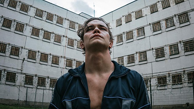 Обзор интересных сериалов, которые покажут в феврале: премьеры и продолжения