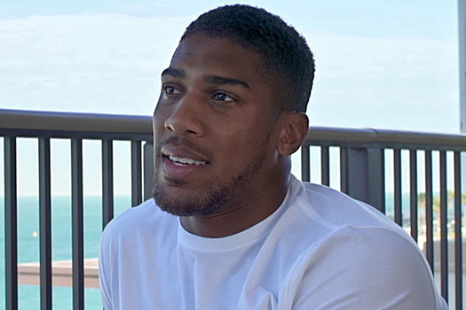 Известный боксер выписался из больницы после ДТП, где погибли его друзья