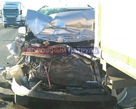Под Уфой автомобиль Chery столкнулся с грузовиком